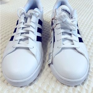 Iconic Adidas Grand Court  Cloud Foam Size 9 NWT